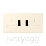 Le Corbusier LS Range double socket centre plate, switched, blanc ivoire